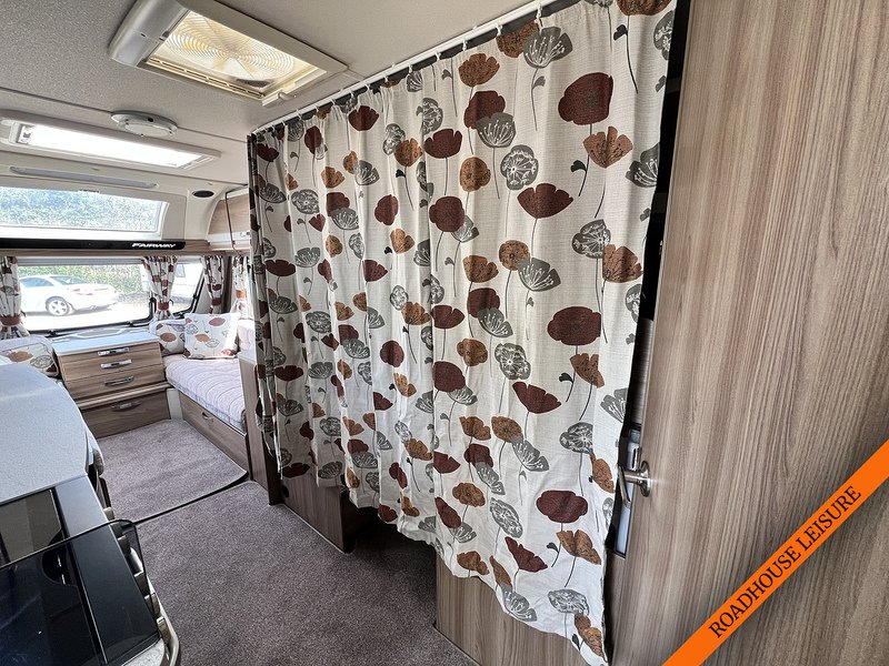 Swift 4 Berth Caravan bunk beds with End bathroom