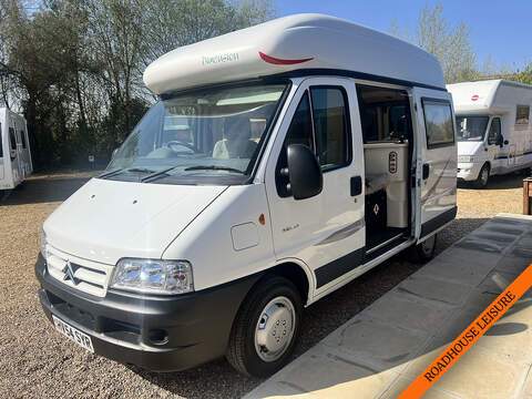 2 Berth 4 belts, bathroom, two single or a double bed