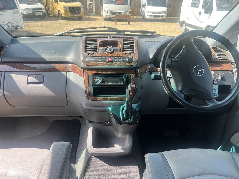 Mercedes 2 Berth 4 Belt Camper 3.2L Automatic, Petrol