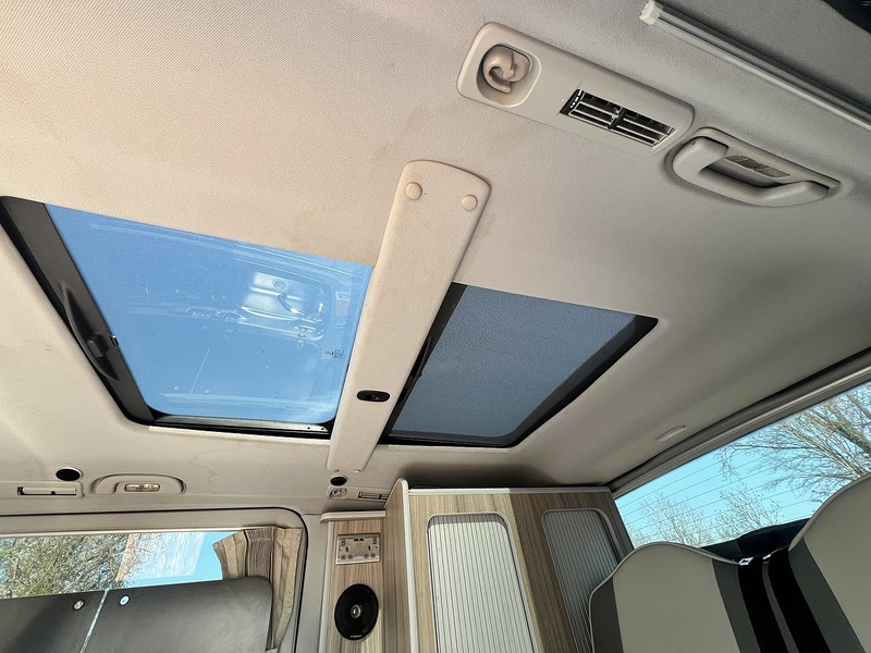 Mercedes 2 Berth 4 Belt Camper 3.2L Automatic, Petrol