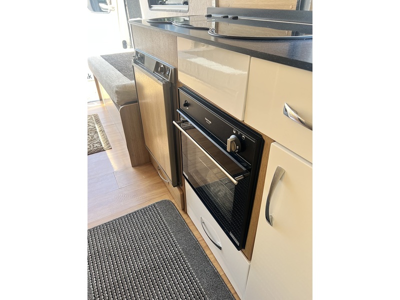 Peugeot 2 Berth Camper with 2 belts & shower room