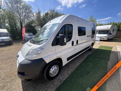 2 Berth with 2 Belts, Rear lounge diner