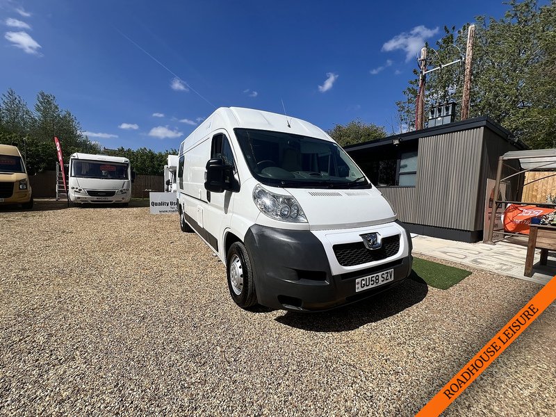 Peugeot 2 Berth Camper with 2 belts & shower room