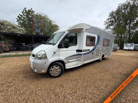2 Berth ( 2 x single fixed bed ) 3.0 Motorhome Diesel