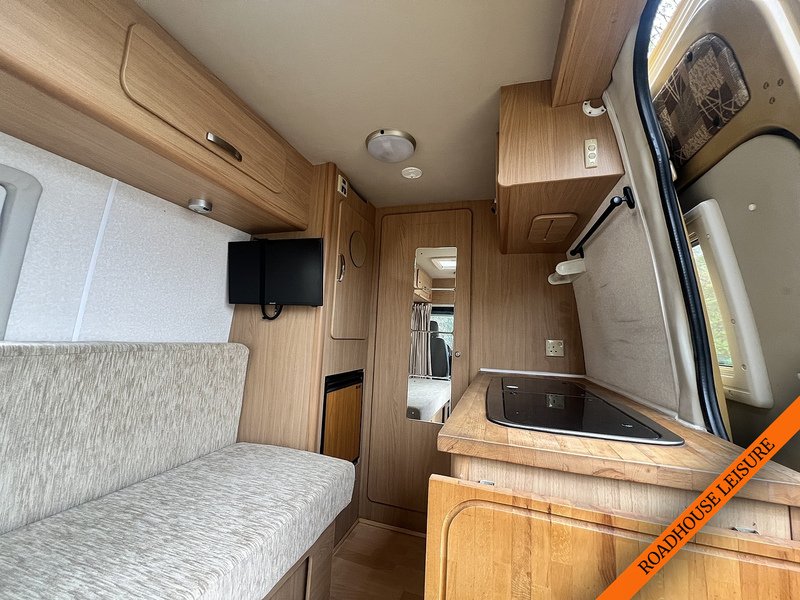 Volkswagen 2 Berth with 2 Belts, rear shower room