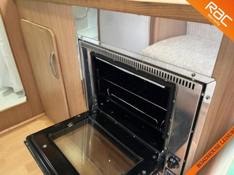 Volkswagen 2 Berth with 2 Belts, rear shower room