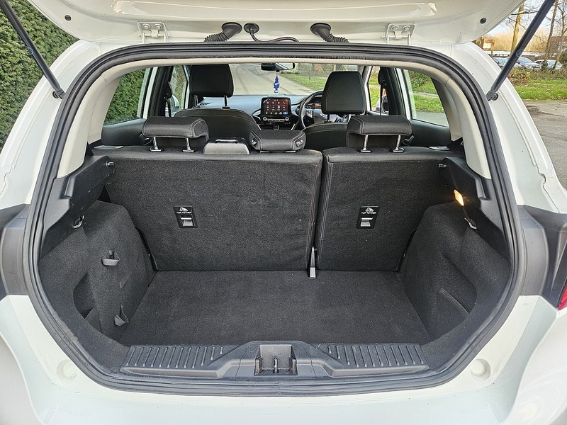 Ford 1.0T EcoBoost Zetec Hatchback 5dr Petrol Auto Euro 6 (s/s) (100 ps)