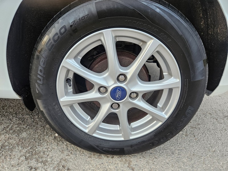 Ford 1.0T EcoBoost Zetec Hatchback 5dr Petrol Auto Euro 6 (s/s) (100 ps)