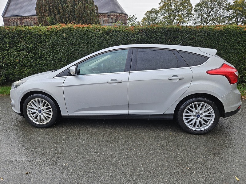 Ford 1.6 Zetec Hatchback 5dr Petrol Manual Euro 5 (105 ps)