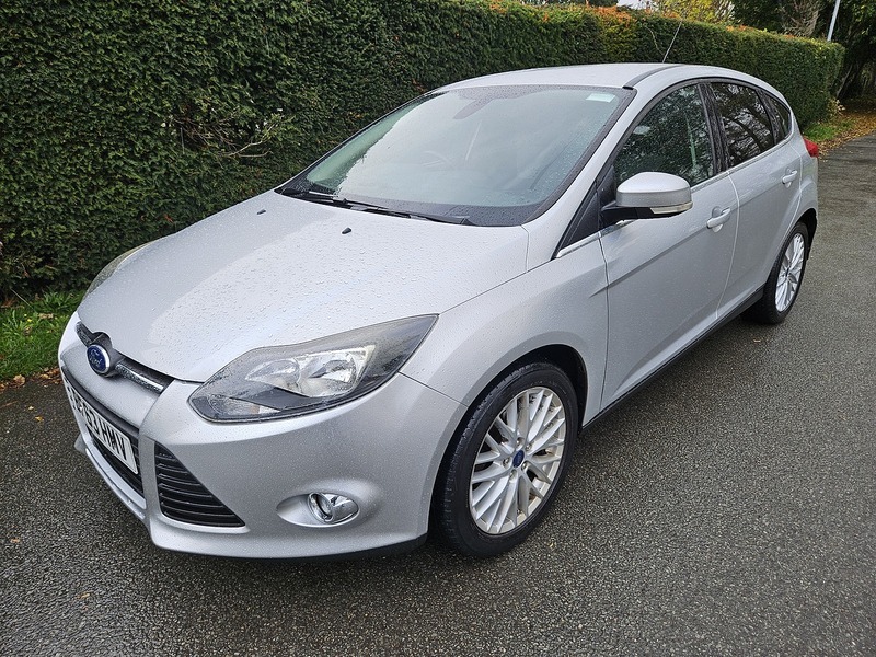 Ford 1.6 Zetec Hatchback 5dr Petrol Manual Euro 5 (105 ps)