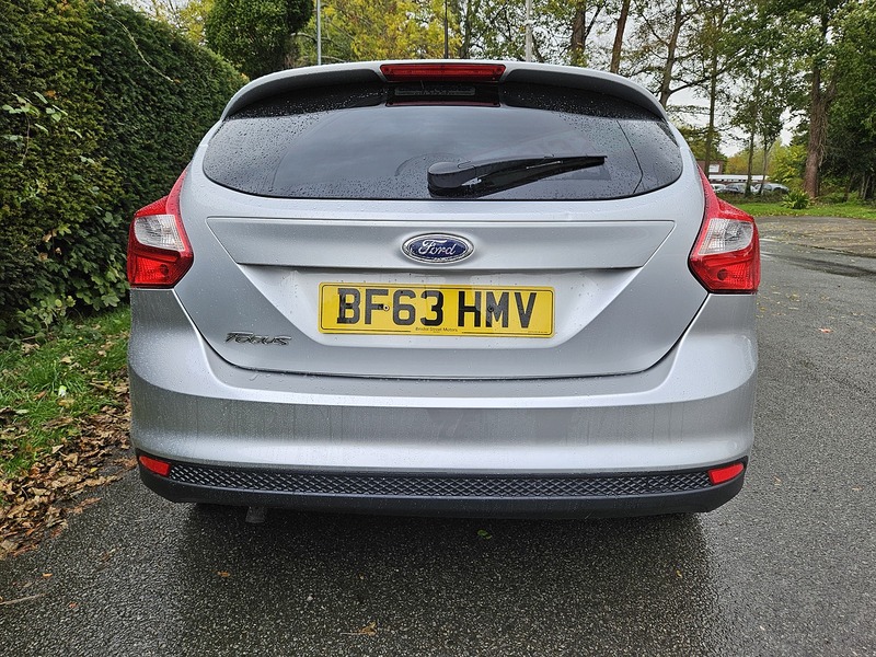 Ford 1.6 Zetec Hatchback 5dr Petrol Manual Euro 5 (105 ps)