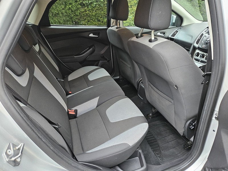 Ford 1.6 Zetec Hatchback 5dr Petrol Manual Euro 5 (105 ps)