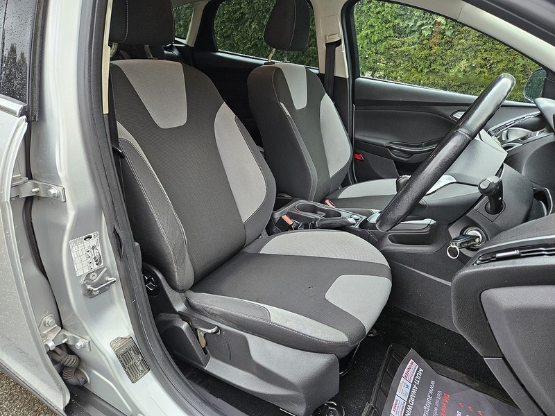 Ford 1.6 Zetec Hatchback 5dr Petrol Manual Euro 5 (105 ps)