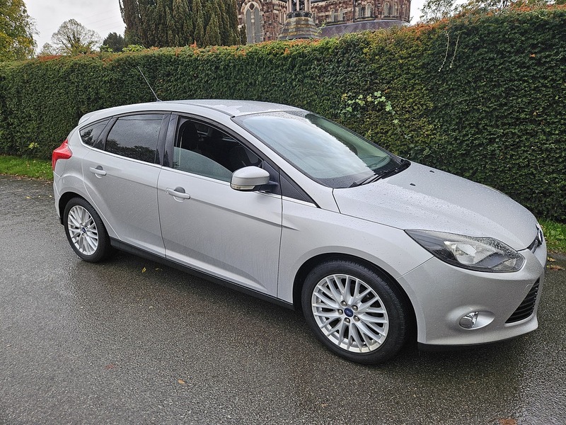 Ford 1.6 Zetec Hatchback 5dr Petrol Manual Euro 5 (105 ps)