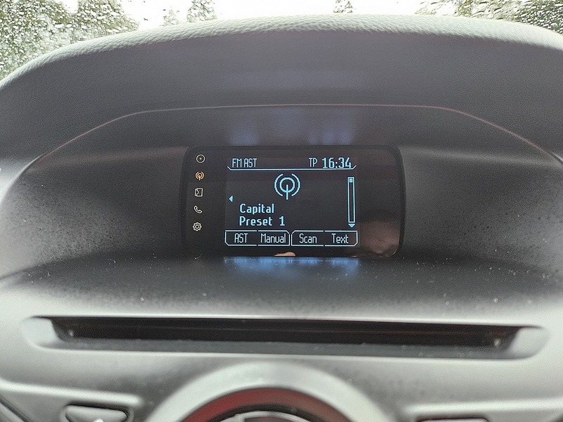 Ford 1.6 Zetec Hatchback 5dr Petrol Manual Euro 5 (105 ps)