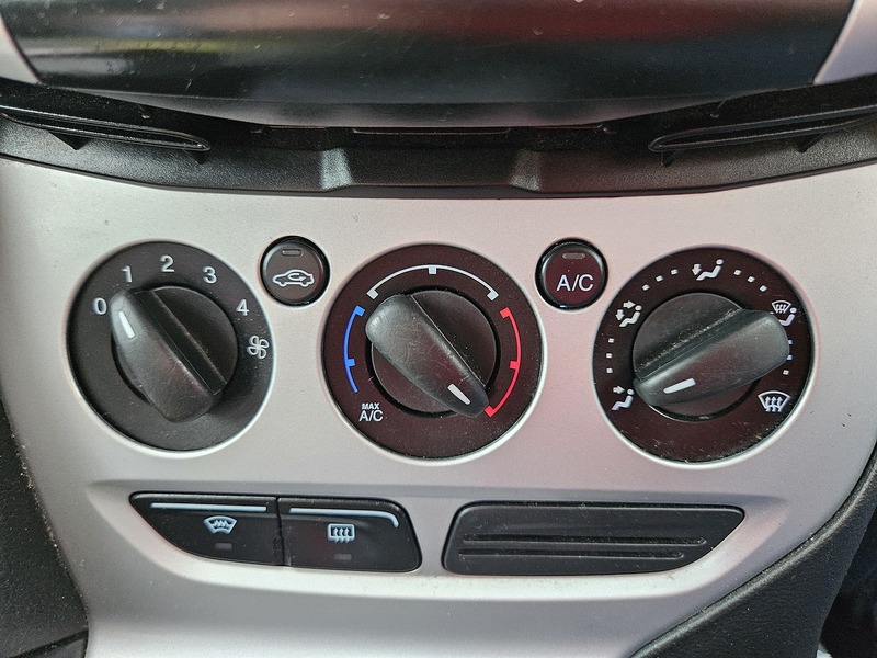 Ford 1.6 Zetec Hatchback 5dr Petrol Manual Euro 5 (105 ps)