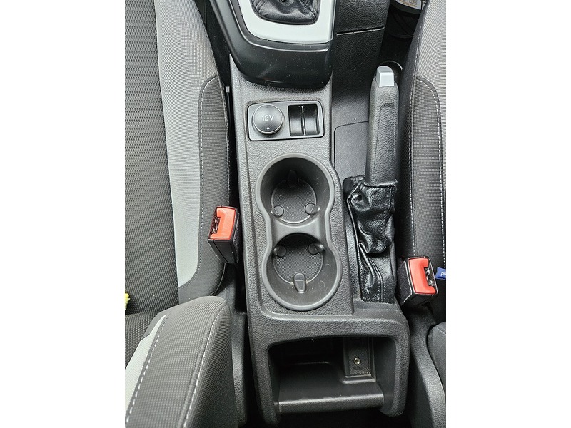 Ford 1.6 Zetec Hatchback 5dr Petrol Manual Euro 5 (105 ps)