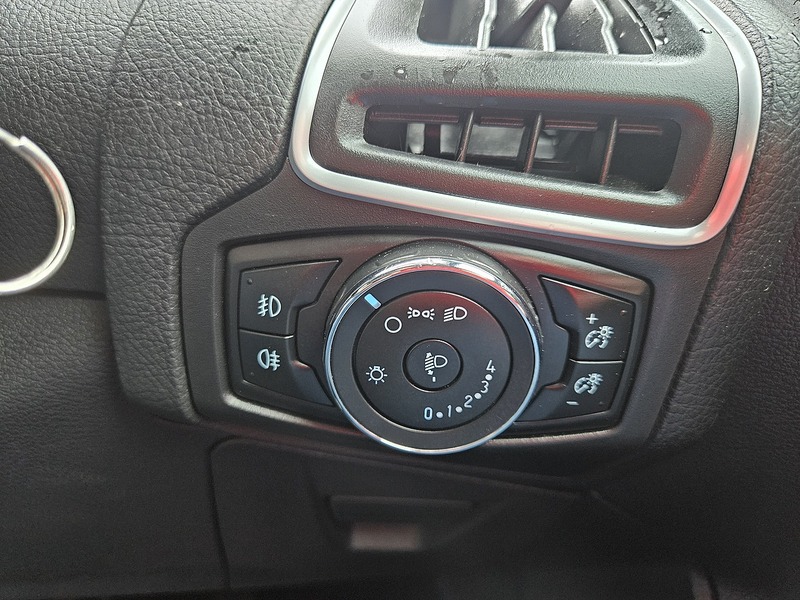 Ford 1.6 Zetec Hatchback 5dr Petrol Manual Euro 5 (105 ps)