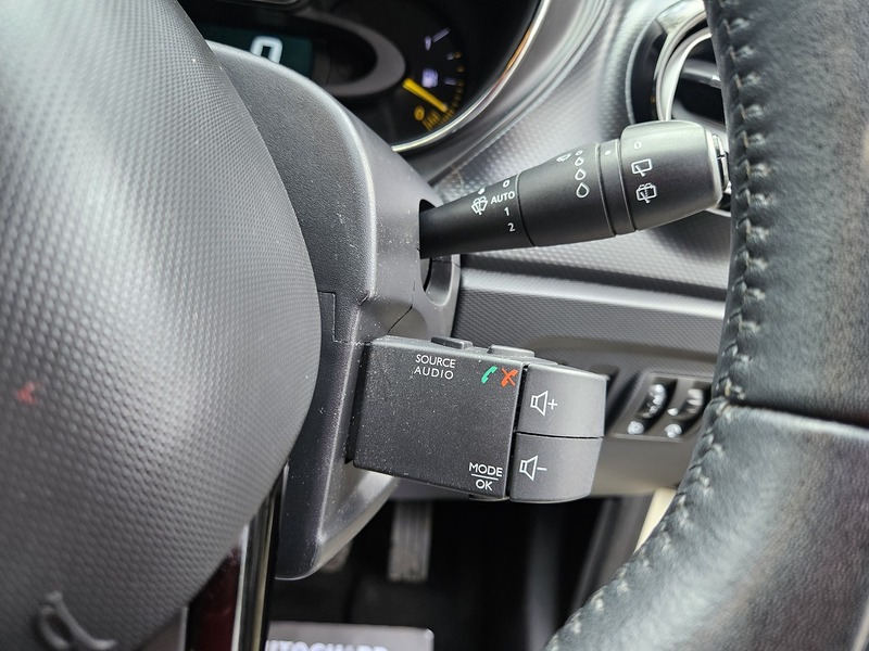 Renault 0.9 TCe ENERGY Expression + SUV 5dr Petrol Manual Euro 5 (s/s) (90 ps)