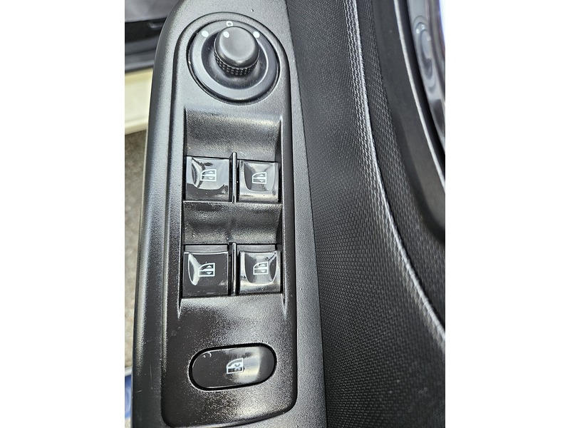 Renault 0.9 TCe ENERGY Expression + SUV 5dr Petrol Manual Euro 5 (s/s) (90 ps)