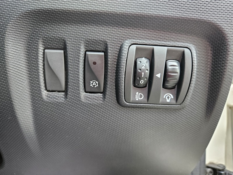 Renault 0.9 TCe ENERGY Expression + SUV 5dr Petrol Manual Euro 5 (s/s) (90 ps)