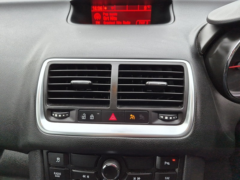Vauxhall 1.4i Turbo SE MPV 5dr Petrol Manual Euro 6 (120 ps)