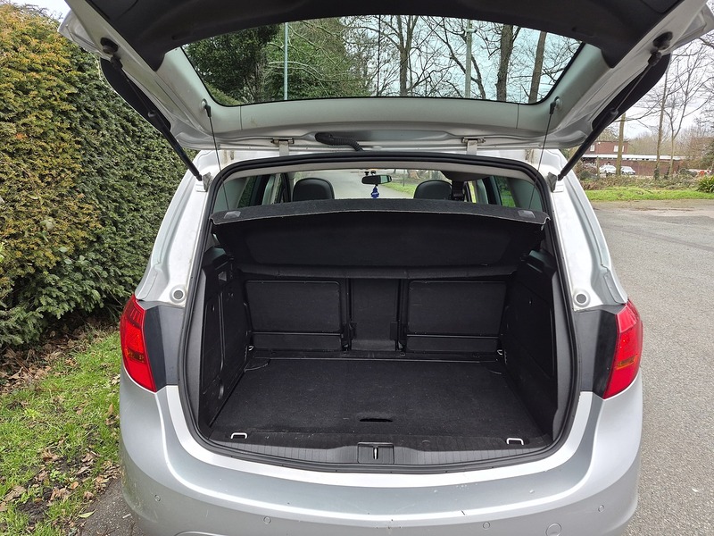 Vauxhall 1.4 16V SE MPV 5dr Petrol Manual Euro 5 (100 ps)