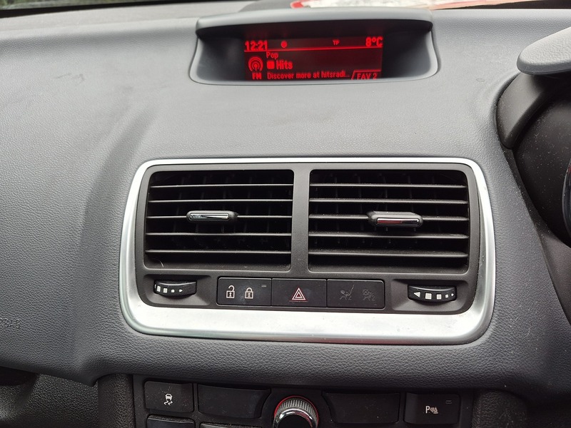 Vauxhall 1.4 16V SE MPV 5dr Petrol Manual Euro 5 (100 ps)