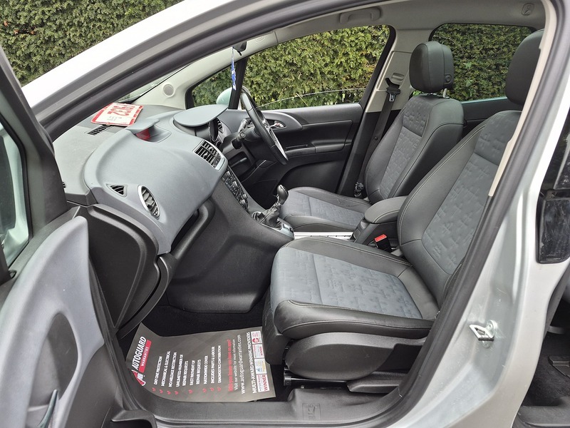 Vauxhall 1.4 16V SE MPV 5dr Petrol Manual Euro 5 (100 ps)