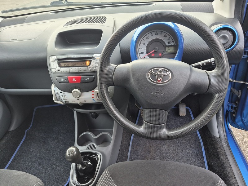 Toyota 1.0 VVT-i Blue Hatchback 5dr Petrol Manual Euro 4 (67 bhp)
