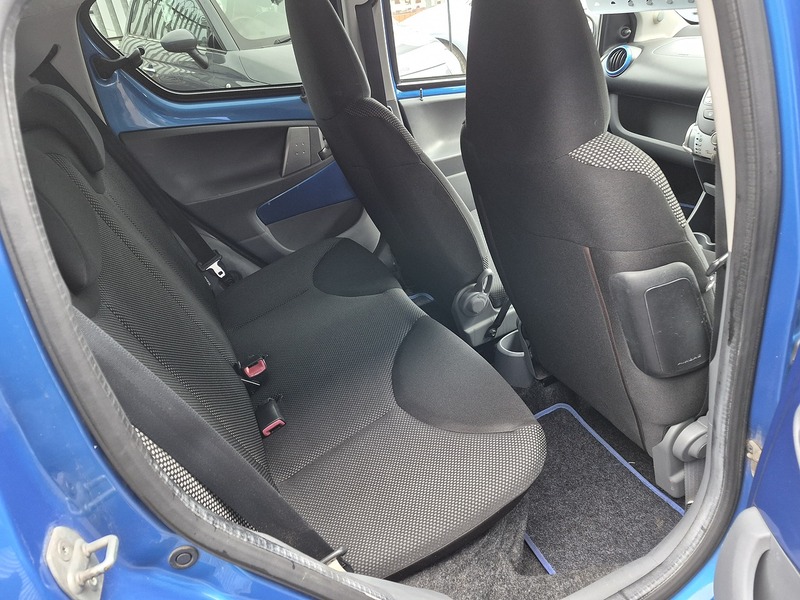 Toyota 1.0 VVT-i Blue Hatchback 5dr Petrol Manual Euro 4 (67 bhp)