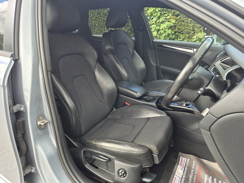 Audi 2.0 TDI Black Edition Estate 5dr Diesel Manual Euro 5 (s/s) (143 ps)