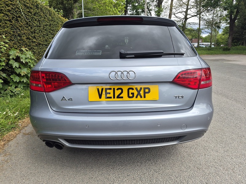Audi 2.0 TDI Black Edition Estate 5dr Diesel Manual Euro 5 (s/s) (143 ps)