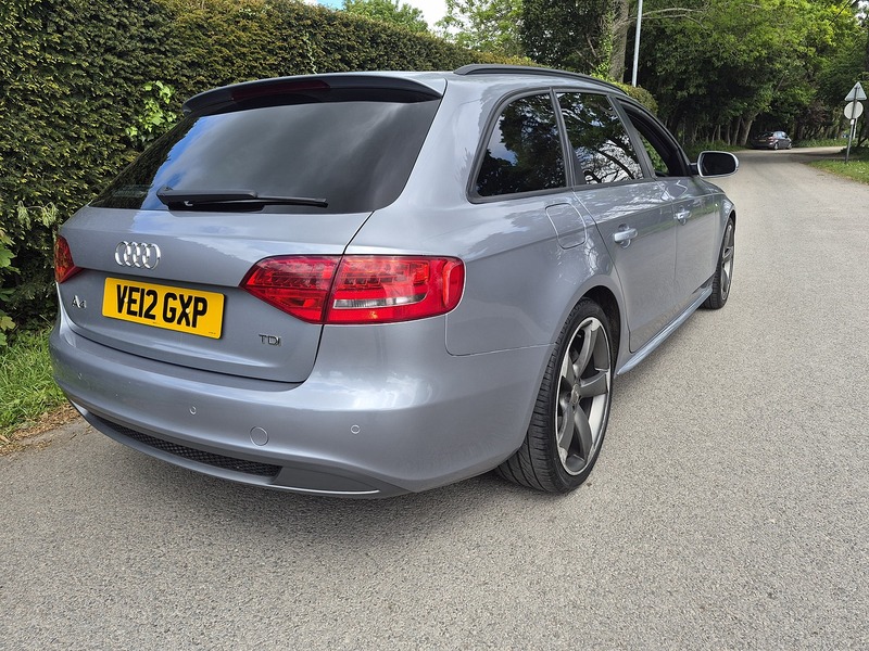 Audi 2.0 TDI Black Edition Estate 5dr Diesel Manual Euro 5 (s/s) (143 ps)
