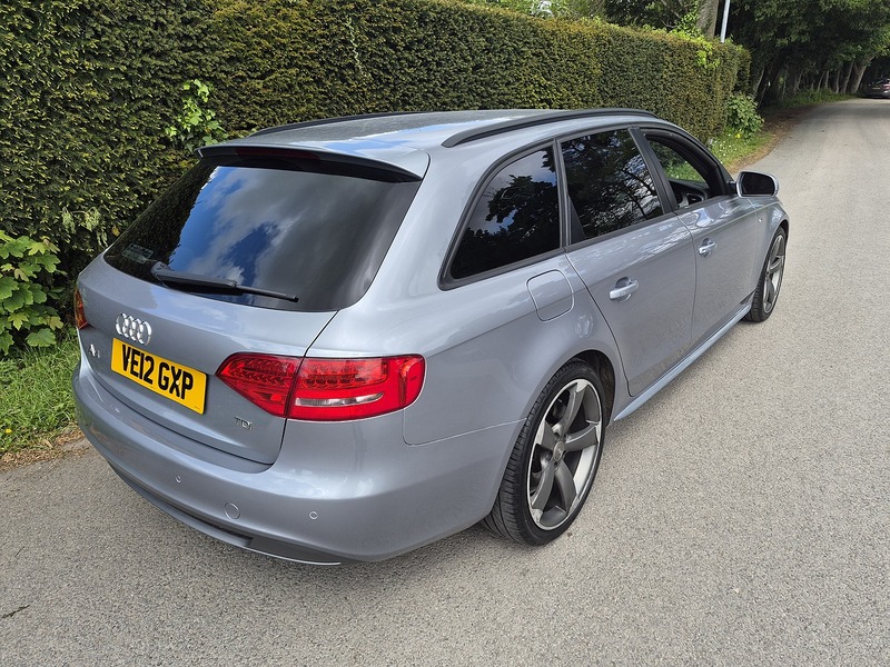 Audi 2.0 TDI Black Edition Estate 5dr Diesel Manual Euro 5 (s/s) (143 ps)