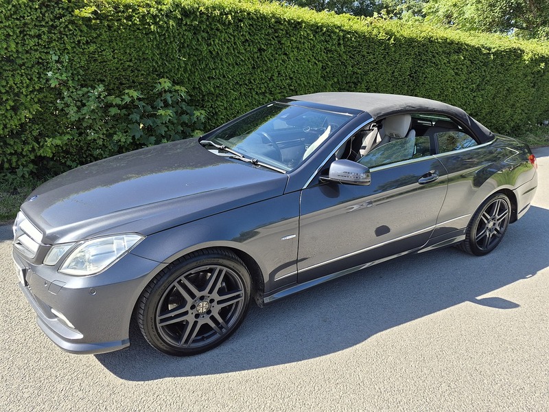 Mercedes-Benz 3.0 E350 CDI V6 BlueEfficiency Sport Cabriolet 2dr Diesel G-Tronic Euro 5 (231 ps)