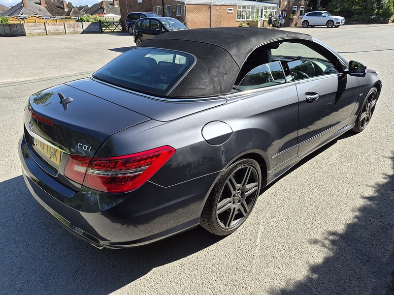 Mercedes-Benz 3.0 E350 CDI V6 BlueEfficiency Sport Cabriolet 2dr Diesel G-Tronic Euro 5 (231 ps)