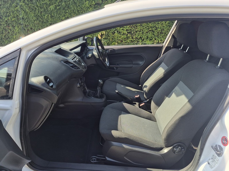 Ford 1.6 TDCi ECOnetic II Panel Van 3dr Diesel Manual (87 g/km, 94 bhp)