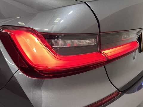 2.0 330e 12kWh M Sport Saloon 4dr Petrol Plug-in Hybrid Auto Euro 6 (s/s) (292 ps)