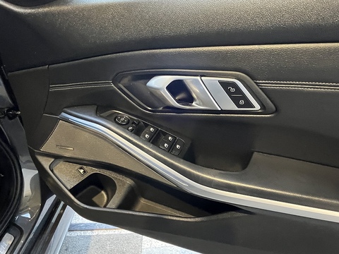 2.0 330e 12kWh M Sport Saloon 4dr Petrol Plug-in Hybrid Auto Euro 6 (s/s) (292 ps)