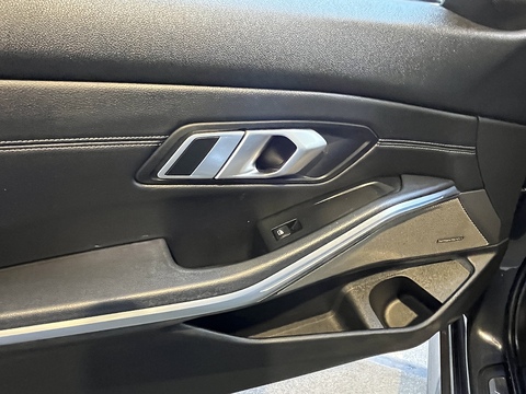 2.0 330e 12kWh M Sport Saloon 4dr Petrol Plug-in Hybrid Auto Euro 6 (s/s) (292 ps)