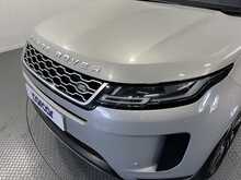 Land Rover Range Rover Evoque P300e SE 