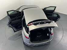 Land Rover Range Rover Evoque P300e SE 