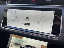 Land Rover Range Rover Evoque P300e SE 