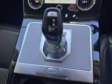 Land Rover Range Rover Evoque P300e SE 