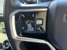 Land Rover Range Rover Evoque P300e SE 