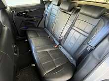 Land Rover Range Rover Evoque P300e SE 