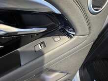 Land Rover Range Rover Evoque P300e SE 