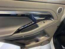 Land Rover Range Rover Evoque P300e SE 