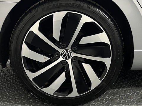 2.0 TSI R-Line Fastback 5dr Petrol DSG Euro 6 (s/s) (190 ps)